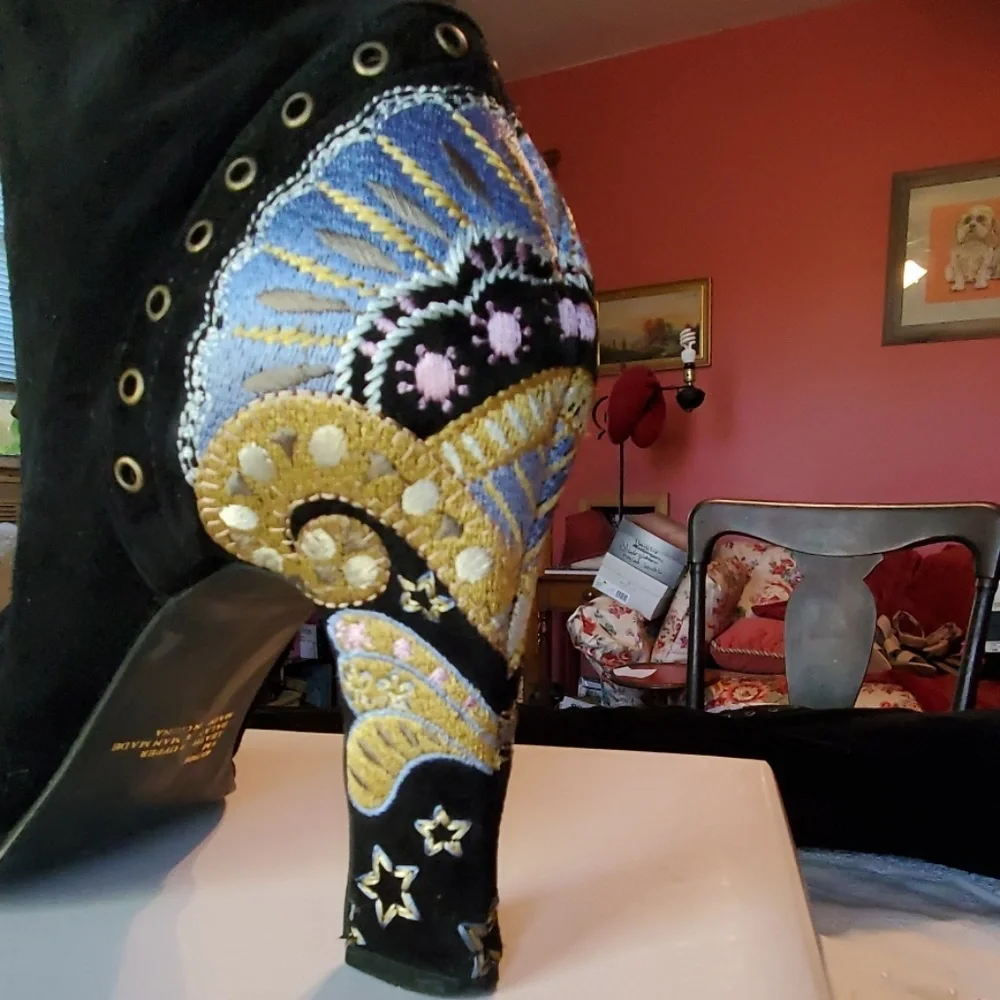 Johnny Was like | EMBROIDERED *REAL* SUEDE BOOTS | 9 | Black | 4" Heel | VINTAGE - Picture 6 of 8